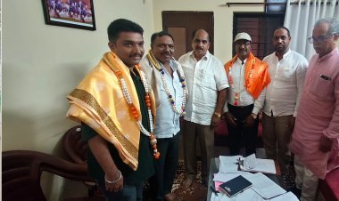ಹುಬ್ಬಳ್ಳಿ:-ಪಕ್ಷೇತರ ಅಭ್ಯರ್ಥಿಗಳಿಬ್ಬರು ಕಾಂಗ್ರೆಸ್‌ಗೆ ಸೇರ್ಪಡೆ